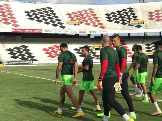 Novos contratados pela diretoria coral começaram a trabalhar sob o comando do técnico Vinícius Eutrópio no Arruda