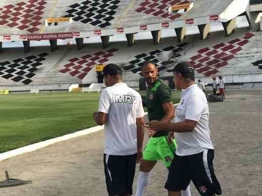 Novos contratados pela diretoria coral começaram a trabalhar sob o comando do técnico Vinícius Eutrópio no Arruda