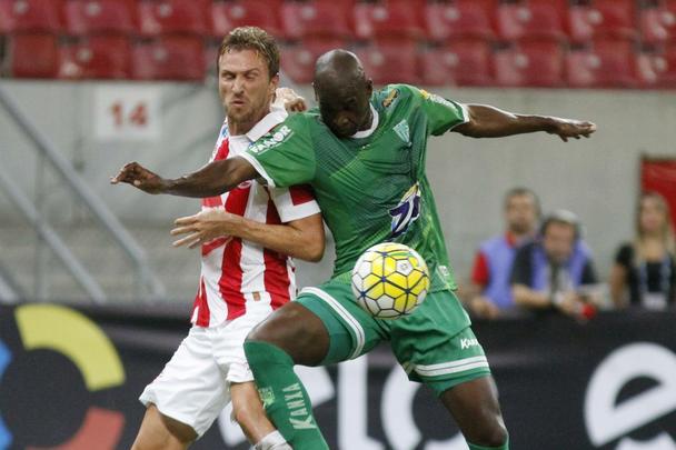 A mais recente participação do Náutico na Copa do Brasil não foi nada boa. O Timbu acabou eliminado da competição, após dois empates com o Vitória da Conquista. No primeiro jogo, no recôncavo baiano, placar de 0 a 0. No retorno, na Arena Pernambuco, nova igualdade, mas por 1 a 1. Como sofreu o gol em casa, o Alvirrubro deixou a Copa do Brasil precocemente, ainda na primeira rodada