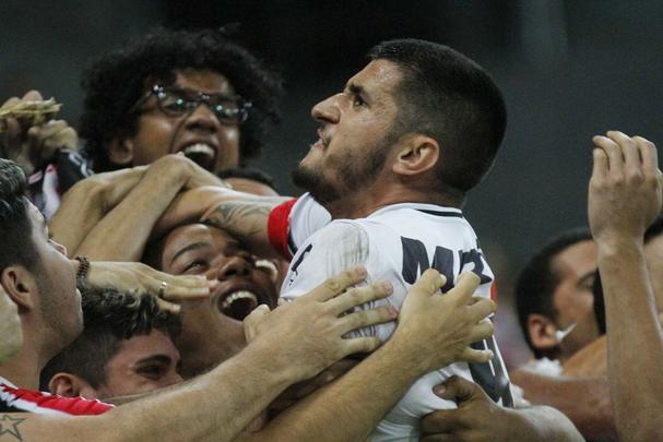 2016 - Após conquistar o Estadual em cima do Sport, o Santa Cruz ainda eliminou o rival no seu primeiro torneio internacional oficial. Depois de empatar o primeiro confronto em 0 a 0, os corais venceram a partida decisiva, na Arena de Pernambuco, por 1 a 0 com um gol de Bruno Moraes, que foi parar na torcida