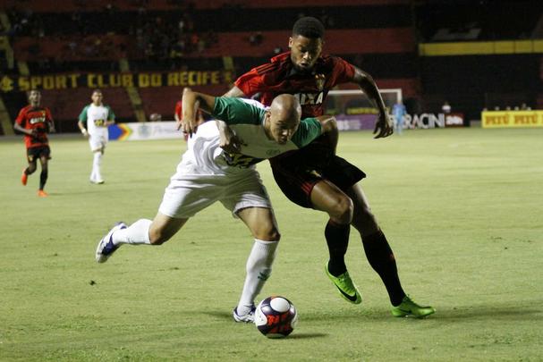 Em mais uma noite de arquibancadas vazias pelo Estadual (foram pouco mais de dois mil torcedores), Sport e Belo Jardim fizeram uma partida de poucas emoes na Ilha