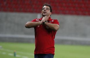 Com o time virtualmente rebaixado, Marcelo Martelotte assumiu o time na maior parte do Brasileiro de 2013. A campanha pelo clube resultou em tr�s vit�rias, um empate e 12 derrotas. Ele acabou fora do N�utico no dia 9 de dezembro