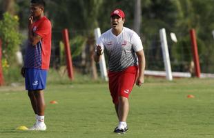 Dado Cavalcanti retornou ao N�utico no in�cio da atual temporada, com a miss�o de construir o planejamento do futebol do clube com a montagem do elenco. Foram sete jogos, com duas vit�rias, um empate e quatro derrotas consecutivas, antes da sua demiss�o precoce do cargo
