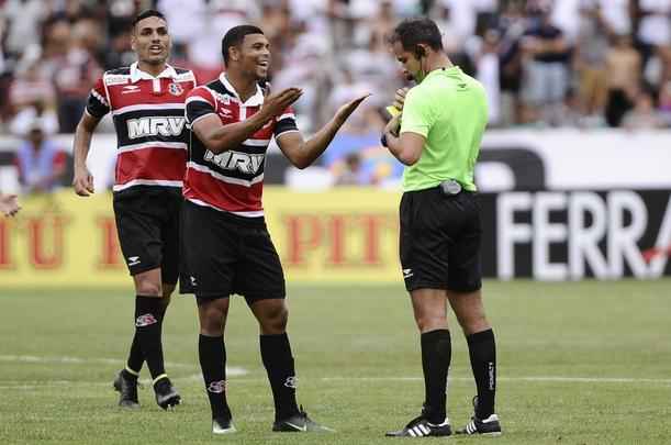No primeiro Clssico das Multides da temporada, Tricolor e Rubro-negro ficaram no empate no Arruda com gols de Halef Pitbull e Diego Souza 