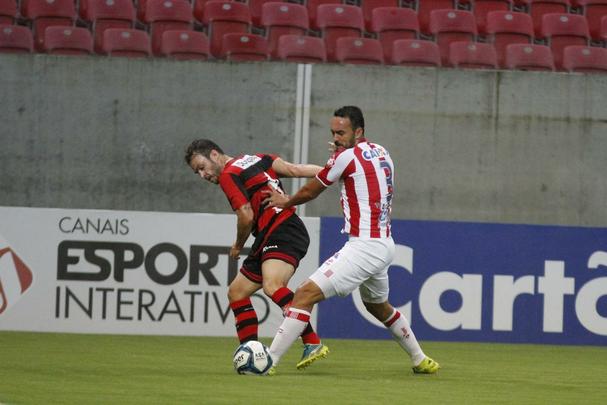 Com novo treinador, Nutico voltou a apresentar problemas ofensivos e est longe do ideal 