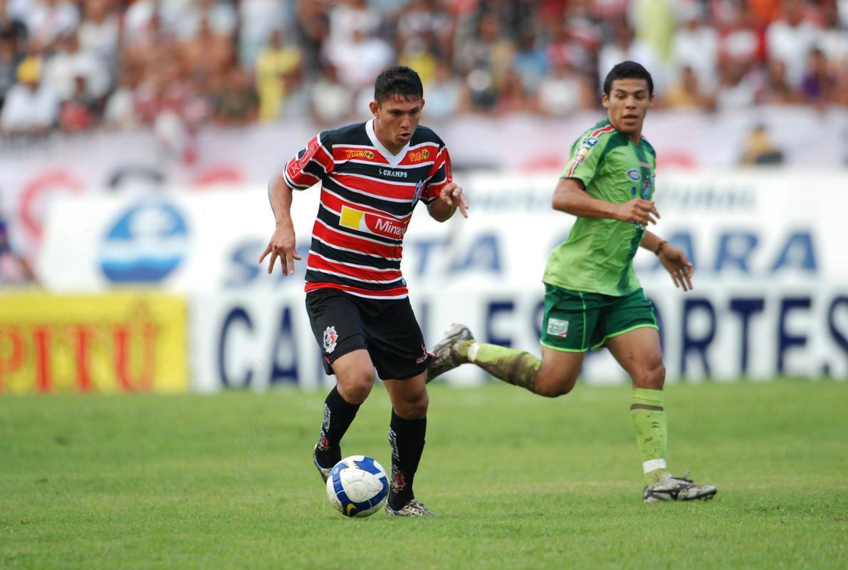 Em 2008, o Santa Cruz disputou a Srie C do Brasileiro com os uniformes fornecidos pela Champs