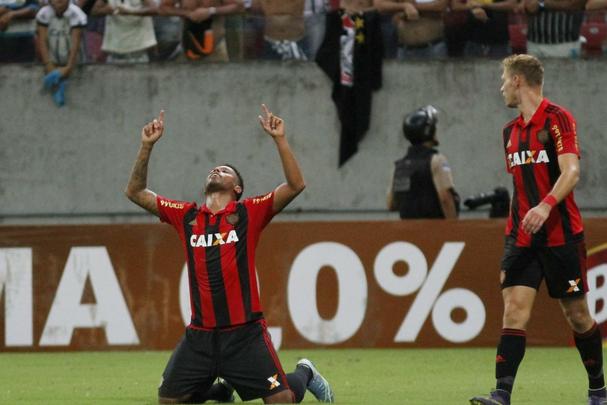 O último daquele ano, não poderia acontecer em cenário diferente. O Sport se despedia da torcida rubro-negra em um confronto diante do Corinthians, já campeão brasileiro por antecipação, na Arena de Pernambuco. Naquela noite, o Leão carimbava a faixa do time paulista com uma vitória por 2 a 0 no Recife. Após um primeiro tento de Matheus Ferraz, aos 91 minutos, prestes a ouvir o apito final, André balançava as redes pelo Sport pela última vez naquele ano.