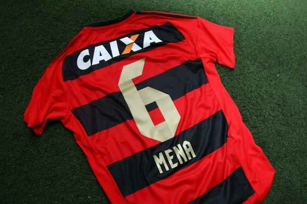 Lateral esquerdo Mena passou exames fsicos e j treina com elenco do Sport