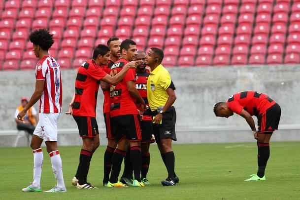Nutico recebe o Sport na Arena de Pernambuco