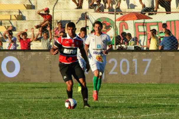 Vitria de 1 a 0 do Santa Cruz sobre o Salgueiro quebra invencibilidade do time sertanejo