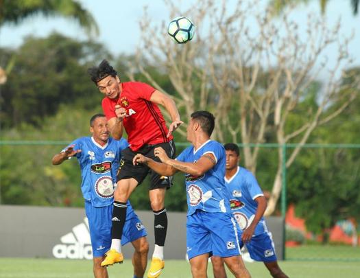 Destaque no Leão da Ilha, mantém forma no time da Agap. Aos 40 anos, estuda para virar treinador. Na atividade, acabou derrotado por 3 a 0 com dois gols de André e outro de Paulo Henrique