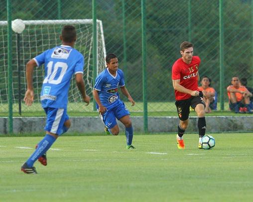 Destaque no Leão da Ilha, mantém forma no time da Agap. Aos 40 anos, estuda para virar treinador. Na atividade, acabou derrotado por 3 a 0 com dois gols de André e outro de Paulo Henrique