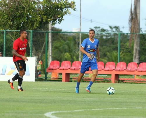 Destaque no Leão da Ilha, mantém forma no time da Agap. Aos 40 anos, estuda para virar treinador. Na atividade, acabou derrotado por 3 a 0 com dois gols de André e outro de Paulo Henrique