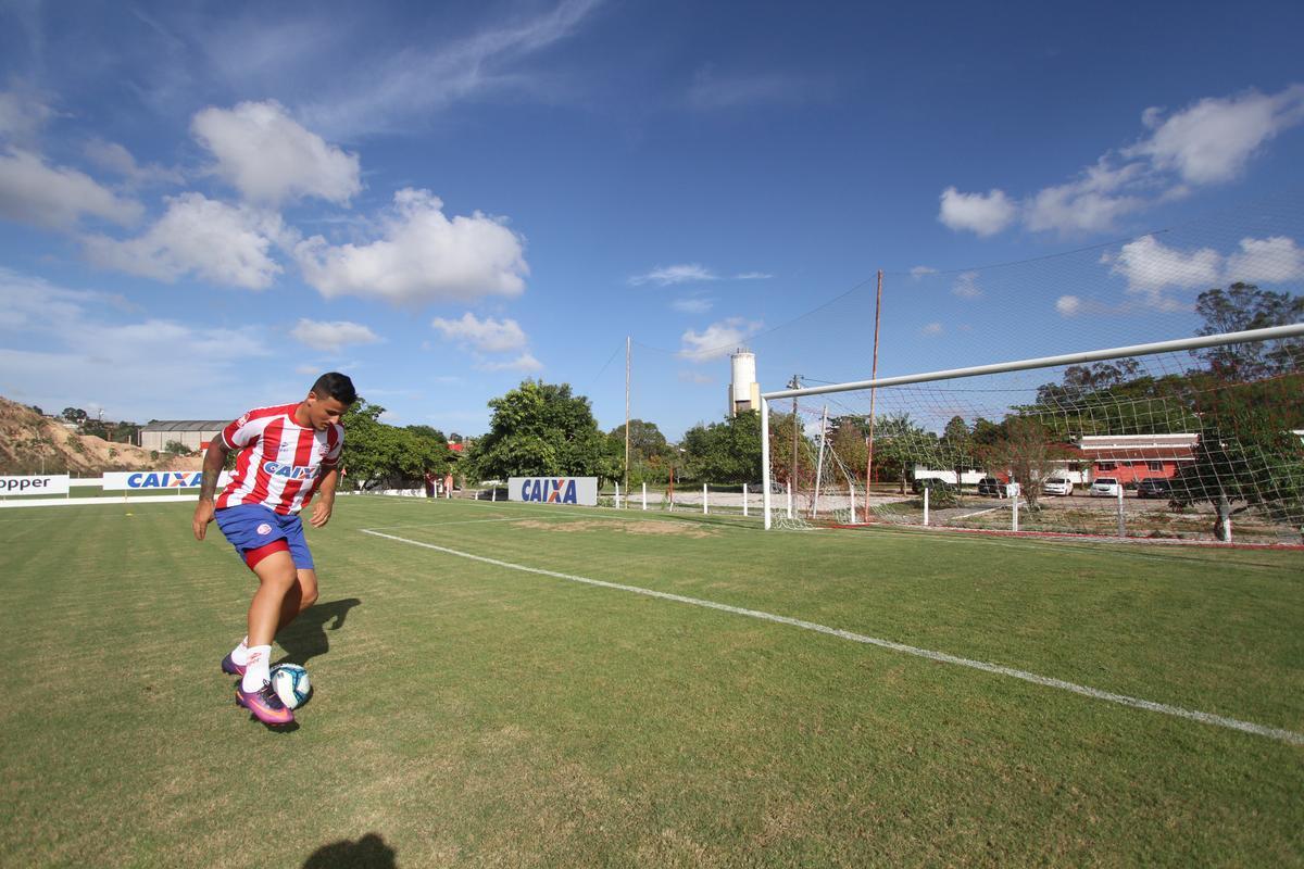 Com apenas 21 anos, o jovem atacante Alison ainda no chegou a trilhar uma temporada como grande goleador. Em 2014, no So Caetano, balanou as redes quatro vezes, em sete jogos disputados. No ano seguinte jogou 15 partidas pelo Shonan Bellmare-JAP e marcou dois gols apenas. Seu melhor desempenho foi na ltima temporada, pelo Atltico-GO, com sete gols em 33 jogos, alm do ttulo da Srie B com o clube goiano.