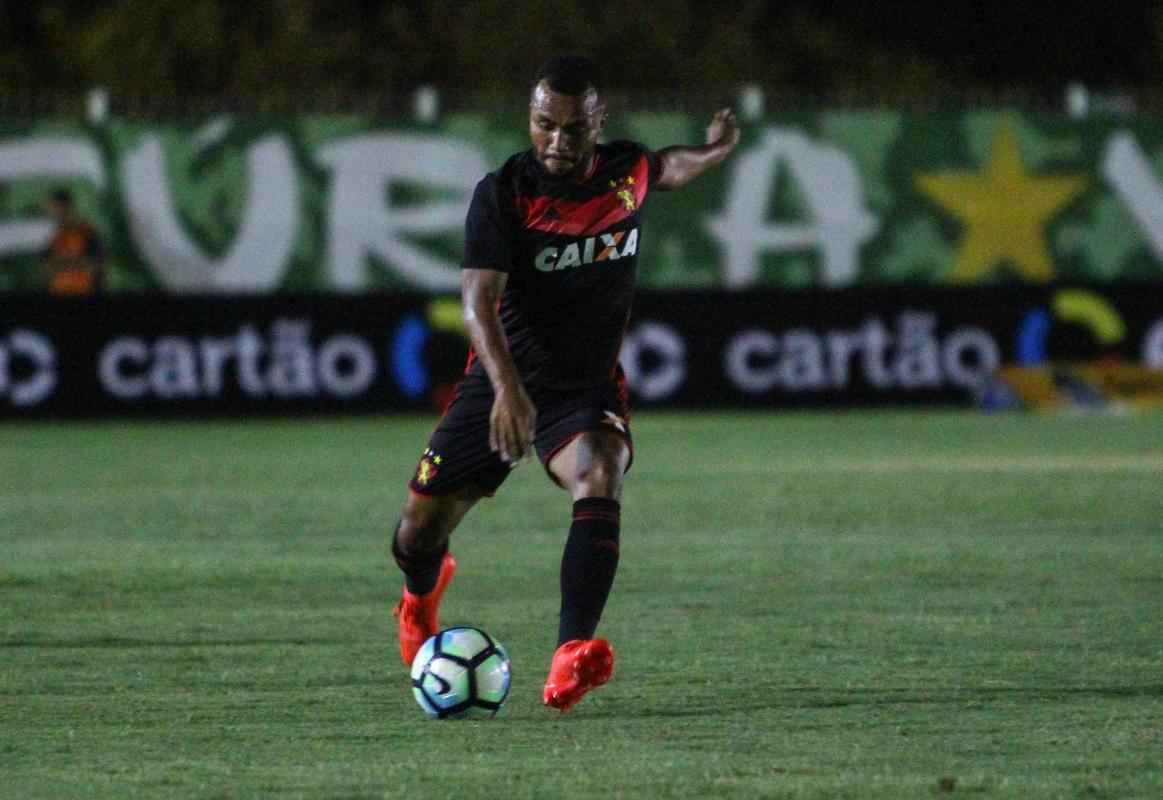 Andr desencantou e marcou duas vezes para o Leo. Diego Souza tambm deixou o dele no jogo e o Sport deu um passo fundamental para alcanar a quarta fase da Copa do Brasil.