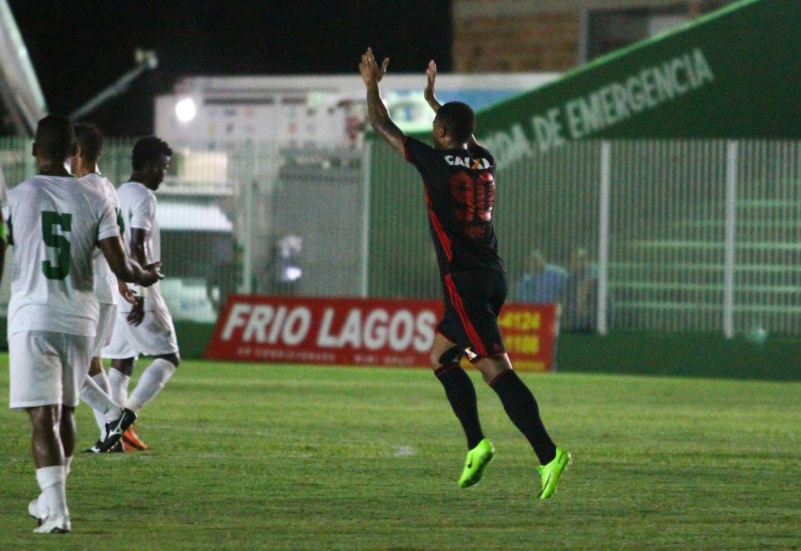 Andr desencantou e marcou duas vezes para o Leo. Diego Souza tambm deixou o dele no jogo e o Sport deu um passo fundamental para alcanar a quarta fase da Copa do Brasil.