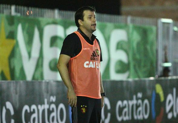 André desencantou e marcou duas vezes para o Leão. Diego Souza também deixou o dele no jogo e o Sport deu um passo fundamental para alcançar a quarta fase da Copa do Brasil.