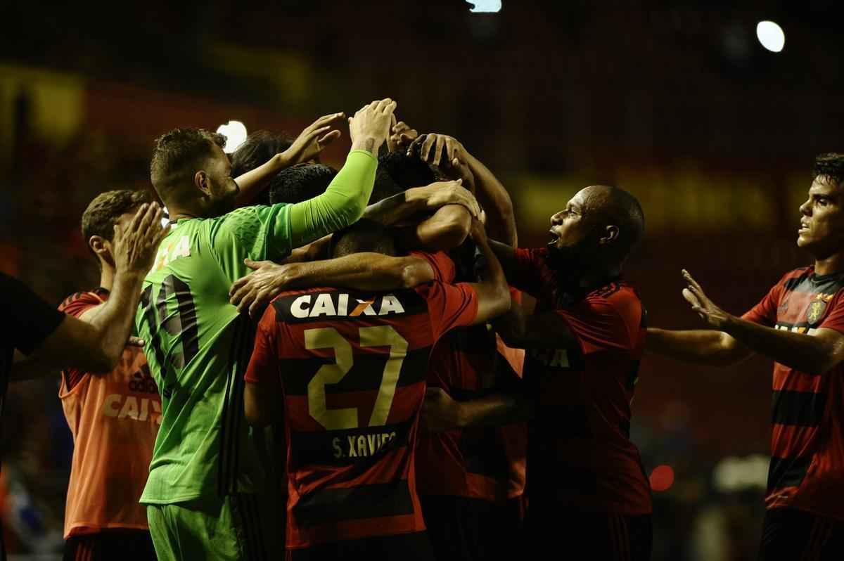 Com a vitria sobre a Juazeirense por 5 a 0 na Ilha do Retiro, o Sport garantiu a classificao antecipada para as quartas de final da Copa do Nordeste