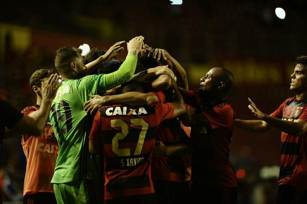 Com a vitria sobre a Juazeirense por 5 a 0 na Ilha do Retiro, o Sport garantiu a classificao antecipada para as quartas de final da Copa do Nordeste