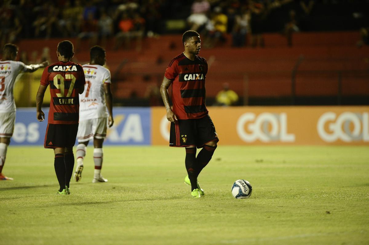 Com a vitria sobre a Juazeirense por 5 a 0 na Ilha do Retiro, o Sport garantiu a classificao antecipada para as quartas de final da Copa do Nordeste