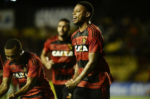 Com a vitria sobre a Juazeirense por 5 a 0 na Ilha do Retiro, o Sport garantiu a classificao antecipada para as quartas de final da Copa do Nordeste