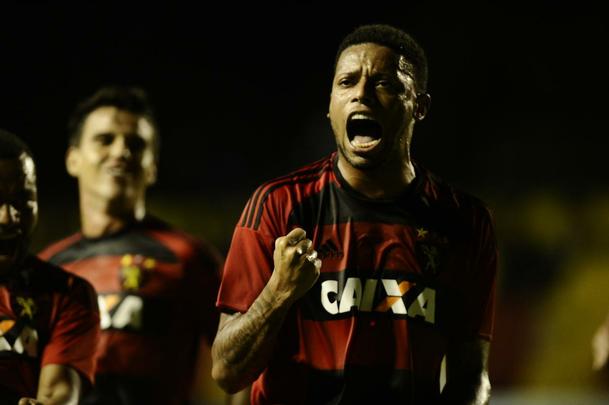 Com a vitria sobre a Juazeirense por 5 a 0 na Ilha do Retiro, o Sport garantiu a classificao antecipada para as quartas de final da Copa do Nordeste