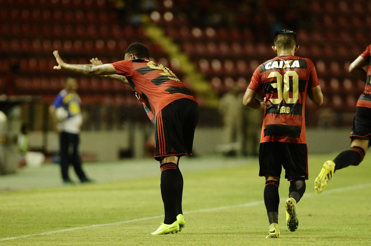 Com a vitria sobre a Juazeirense por 5 a 0 na Ilha do Retiro, o Sport garantiu a classificao antecipada para as quartas de final da Copa do Nordeste