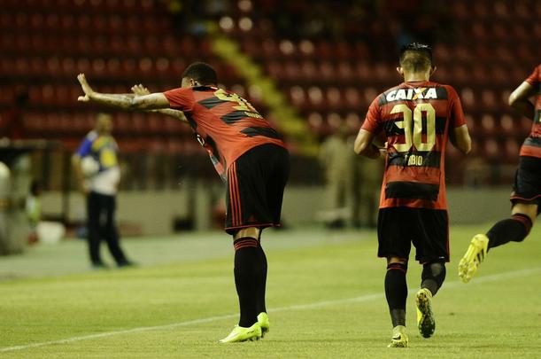 Com a vitria sobre a Juazeirense por 5 a 0 na Ilha do Retiro, o Sport garantiu a classificao antecipada para as quartas de final da Copa do Nordeste