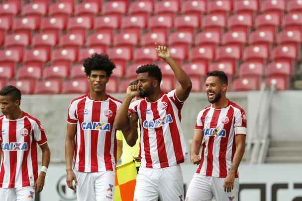 Nutico e Santa Cruz fizeram uma partida de bastante movimentao, em mais um Clssico das Emoes vlido pela Copa do Nordeste 2017