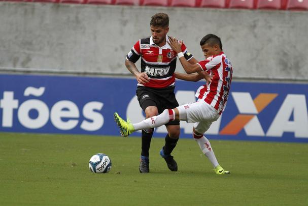Nutico e Santa Cruz fizeram uma partida de bastante movimentao, em mais um Clssico das Emoes vlido pela Copa do Nordeste 2017