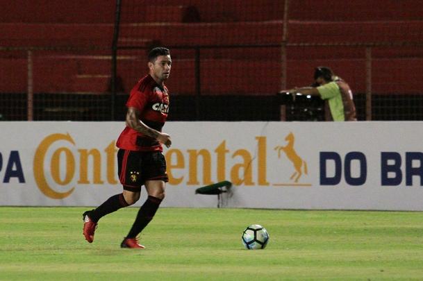 Aps construir a boa vantagem de 3 a 0 no primeiro jogo, Leo voltou a vencer em casa, com gol de Diego Souza e sua partida de despedida antes de se apresentar  seleo brasileira para os jogos contra Uruguai e Paraguai.