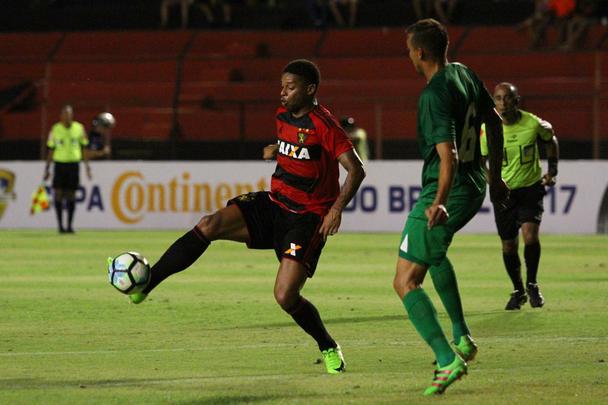 Aps construir a boa vantagem de 3 a 0 no primeiro jogo, Leo voltou a vencer em casa, com gol de Diego Souza e sua partida de despedida antes de se apresentar  seleo brasileira para os jogos contra Uruguai e Paraguai.