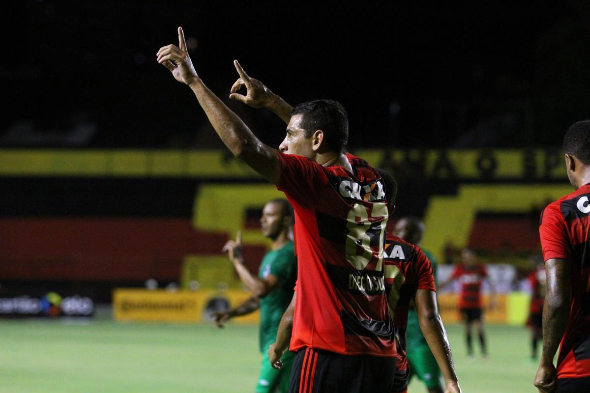 Aps construir a boa vantagem de 3 a 0 no primeiro jogo, Leo voltou a vencer em casa, com gol de Diego Souza e sua partida de despedida antes de se apresentar  seleo brasileira para os jogos contra Uruguai e Paraguai.