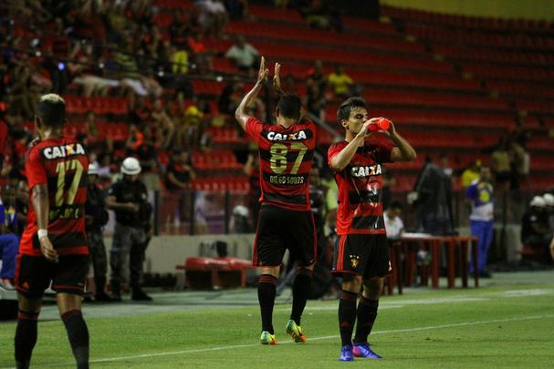 Aps construir a boa vantagem de 3 a 0 no primeiro jogo, Leo voltou a vencer em casa, com gol de Diego Souza e sua partida de despedida antes de se apresentar  seleo brasileira para os jogos contra Uruguai e Paraguai.