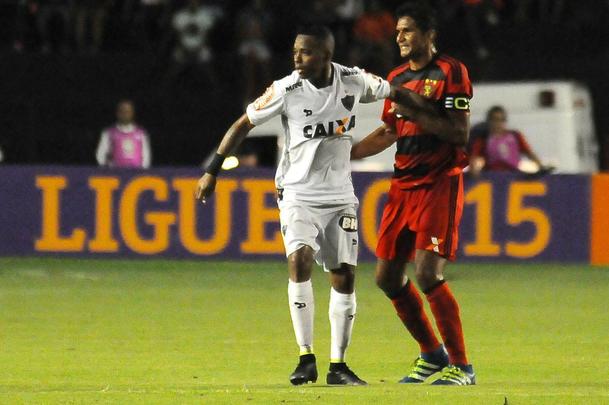 Para Durval, o atacante Robinho foi um dos que mais lhe deu trabalho de ser marcado dentro de campo. Em 2016, no último Campeonato Brasileiro, os dois times empataram em 4 a 4, na Ilha do Retiro. Robinho acabou marcando dois tentos na partida.