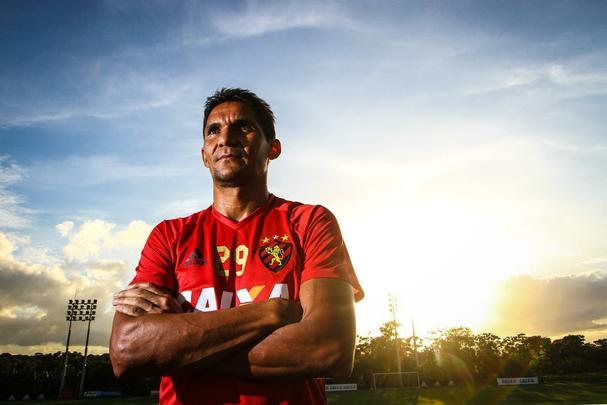 Em 2017, Durval conquistou o oitavo título com a camisa do Sport levando o Campeonato Pernambucano