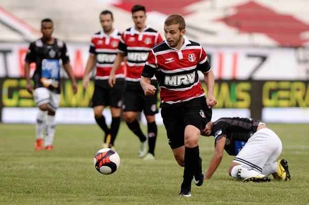 Santa Cruz se impôs desde o começo e fez a estreia de Denis ser 'inesquecível' para o goleiro. Foram três  gols apenas na primeira etapa.