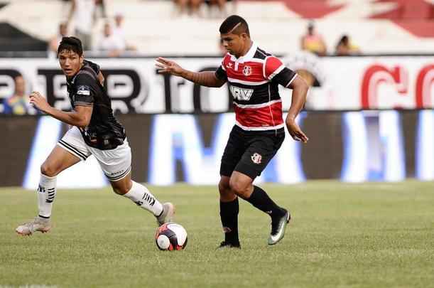 Santa Cruz se impôs desde o começo e fez a estreia de Denis ser 'inesquecível' para o goleiro. Foram três  gols apenas na primeira etapa.