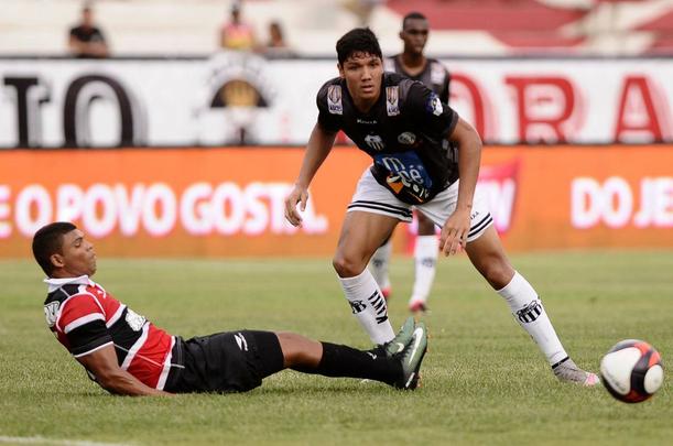 Santa Cruz se impôs desde o começo e fez a estreia de Denis ser 'inesquecível' para o goleiro. Foram três  gols apenas na primeira etapa.
