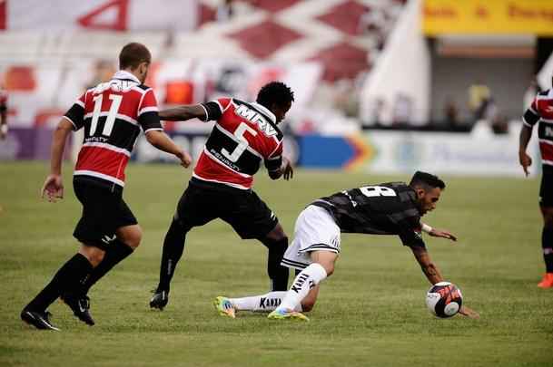 Santa Cruz se impôs desde o começo e fez a estreia de Denis ser 'inesquecível' para o goleiro. Foram três  gols apenas na primeira etapa.