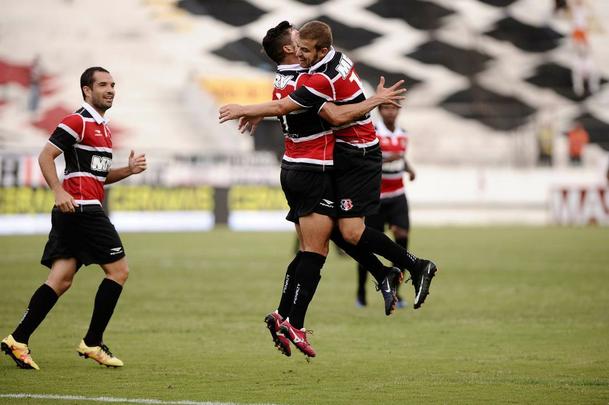 Santa Cruz se impôs desde o começo e fez a estreia de Denis ser 'inesquecível' para o goleiro. Foram três  gols apenas na primeira etapa.