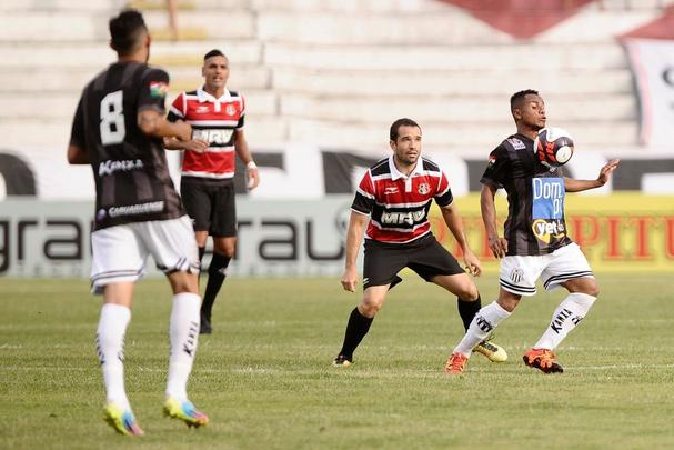 Santa Cruz se impôs desde o começo e fez a estreia de Denis ser 'inesquecível' para o goleiro. Foram três  gols apenas na primeira etapa.