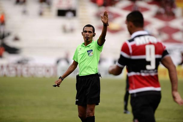 Santa Cruz se impôs desde o começo e fez a estreia de Denis ser 'inesquecível' para o goleiro. Foram três  gols apenas na primeira etapa.
