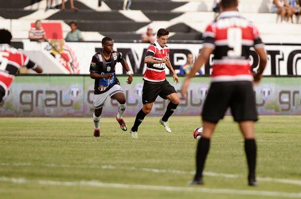 Santa Cruz se impôs desde o começo e fez a estreia de Denis ser 'inesquecível' para o goleiro. Foram três  gols apenas na primeira etapa.