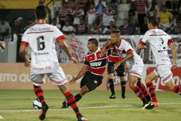 Santa Cruz entrou em campo precisando de apenas um empate para se garantir nas quartas de final da Copa do Nordeste