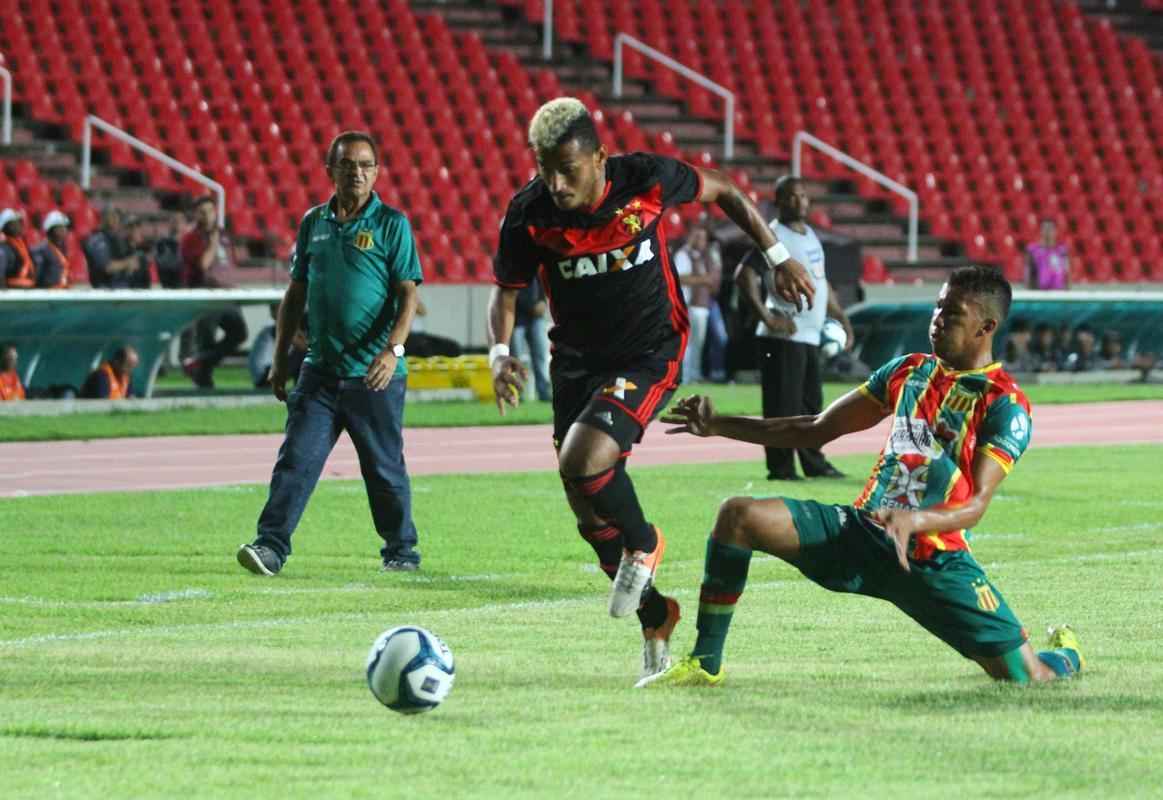 Daniel Barros e Hiltinho marcaram os gols do time maranhense, enquanto Rogrio descontou de cabea para o Leo.