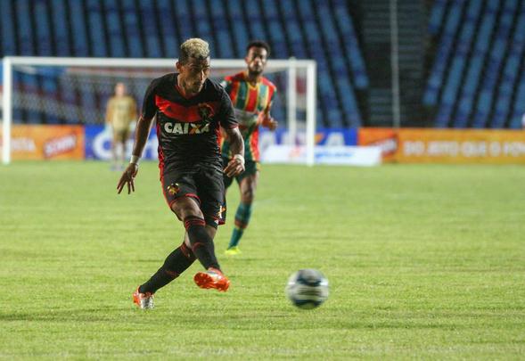 Daniel Barros e Hiltinho marcaram os gols do time maranhense, enquanto Rogério descontou de cabeça para o Leão.