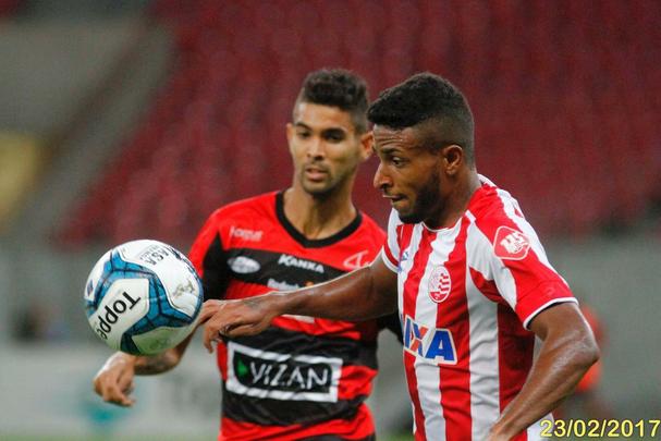 O Campinense sofreu somente dois gols, tendo a segunda melhor defesa do Nordesto. Tem a segunda melhor defesa ao lado do Santa Cruz - a melhor  a do Bahia, que no sofreu gols