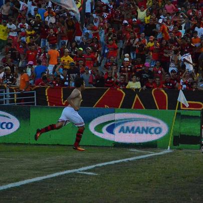 O Campinense desbancou o Nutico no grupo, chegando a quarta classificao s quartas de final nos ltimos cinco anos. Atual vice-campeo, j desbancou o Sport em fases decisivas duas vezes - inclusive, no ano passado, nas semifinais. Nesta temporada, a Raposa tem 21 jogos, 10 vitrias, 7 empates e 4 derrotas, com 58,7% de aproveitamento.