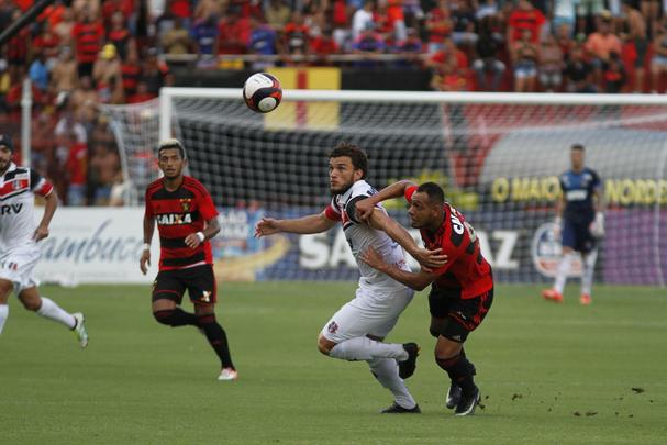 Enquanto o Santa Cruz optou por uma escalao reserva, o Leo surpreendeu ao ir para o clssico com o time titular nesta rodada do Estadual